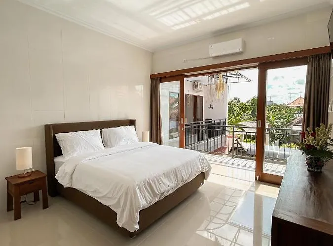 James Guest House 3* Seminyak (Bali)